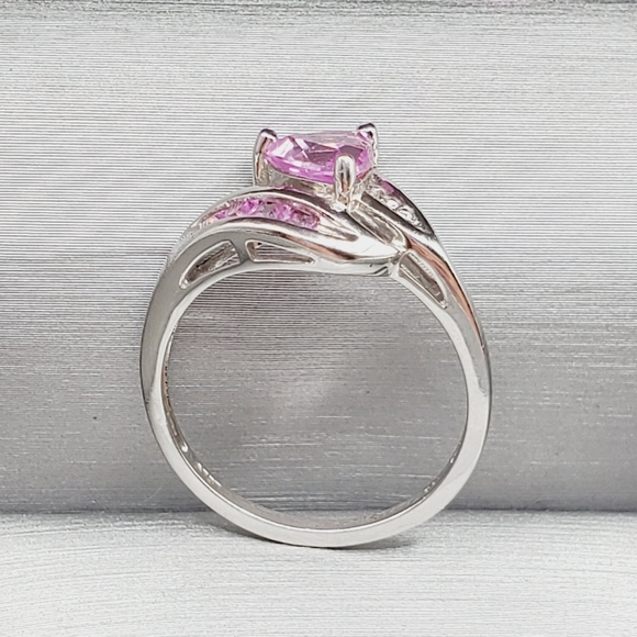 10k Solid White Gold Trillion Pink Sapphire & Diamond Accent Ring - Picture 2 of 4